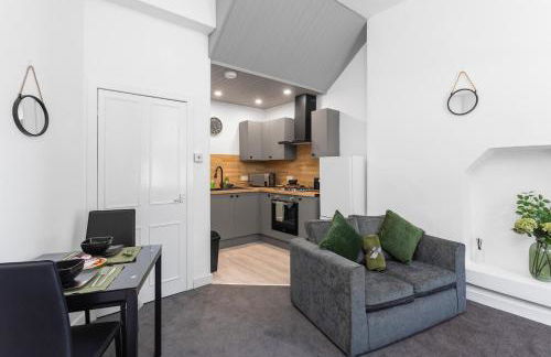 Sleek Canalside Stay in Edinburgh - Foto 1