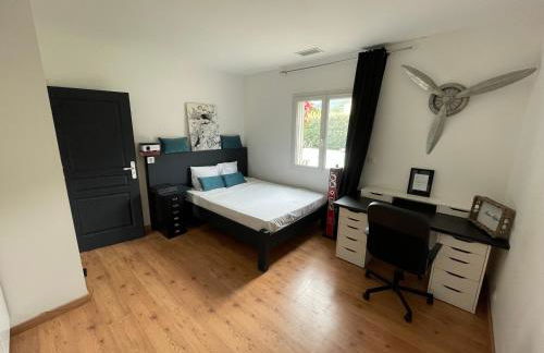 Maison avec piscine entre plage et montagne - Photo 7