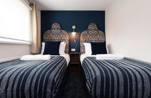 Sleeps14,Sauna,ColdPlunge,Hottub,xboxroom,XLgarden - Foto 29