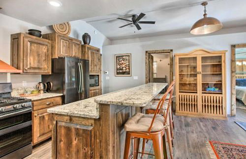 Unique Mtn Getaway with Stunning Outdoor Area! - Foto 11