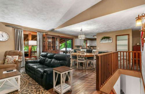 Lakeside Getaway includes Hot Tub pet friendly - Foto 24