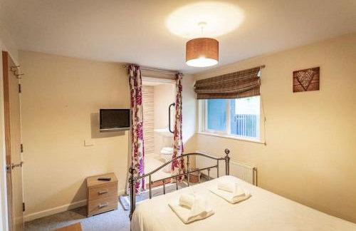 Stanton, woodland lodge with hot tub for 14 - Foto 49