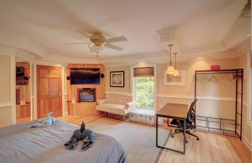 Saratoga Lake Boathouse Retreat - Photo 5