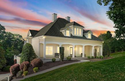 Lakefront 6bdr, Priv Dock, Game Room, Firepit Jake's Lake House by Avantstay - Foto 16