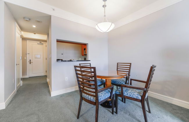 Luxury Condos at Four Seasons - Foto 14