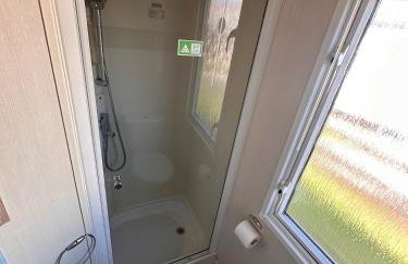 3-Bedroom Swift Caravan - Located in Uddingston, Glasgow at Maryville Caravan Site - Photo 11