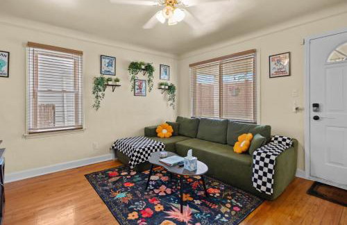 Game House in Royal Oak with Tiki Hut Dog Friendly - Foto 42