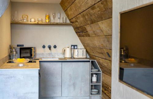 The Tri-Pod - Photo 9