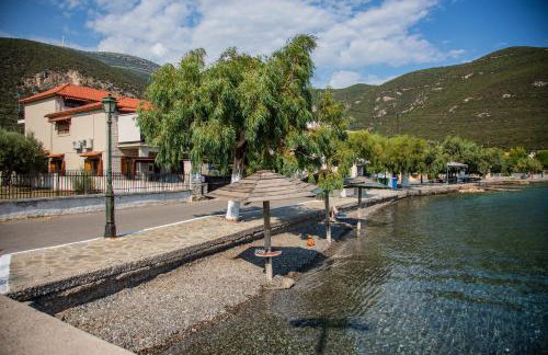 Amaryllis Holiday Home - Photo 13