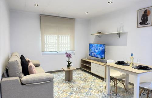 Céntrico, reformado, frente a playa de Alicante y piscina - Photo 6