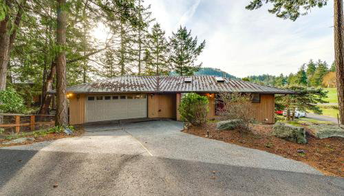 Serene La Conner Retreat with Fireplace and Deck! - Foto 2