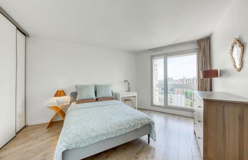 4 min walk to Metro, 60m², renovated, La Défense - Photo 2