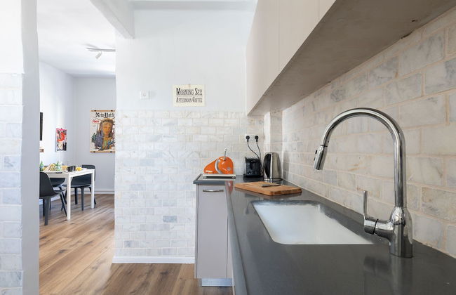 Artistic Downtown Vibe Apt in Florentin - Foto 13