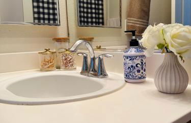 Spacious,2Queen beds, free parking, pool&gym and central location - Foto 20