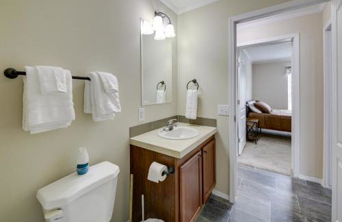 Efficiently Equipped Lewis Home Deck and Gas Grill! - Foto 17