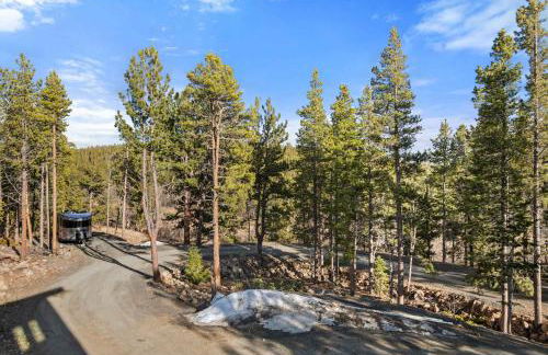 34 Acre Escape Games Hiking Pool Table Bicycles - Foto 58