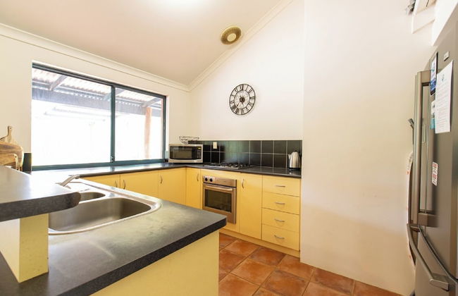 Relax and Unwind at Heavenly Hideaway - Photo 5