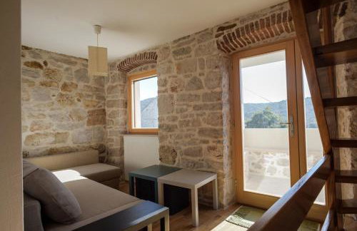 Stone House Nana - Photo 17