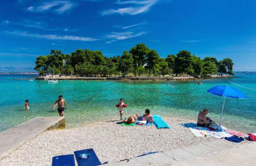 Apartment Serenity with Private Pool Near the Beach - Photo 28