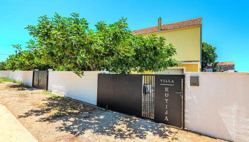 Villa Kutija with heated pool - Photo 2