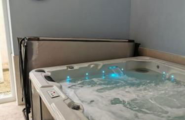 Couples Country Escape includes Private Indoor Pool and Hot tub in North Wales - Foto 20