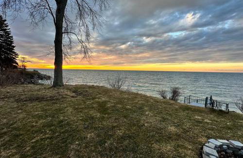 Lakefront Home w/Brilliant Views - Foto 8