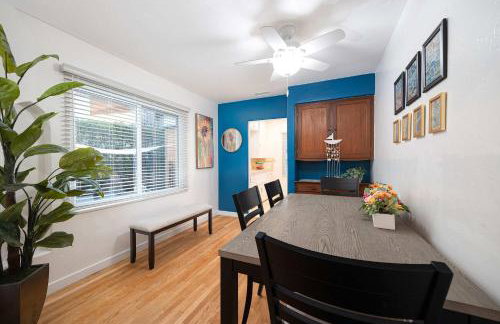 10 Min to the Beach Colorful Home Huge Yard - Foto 20