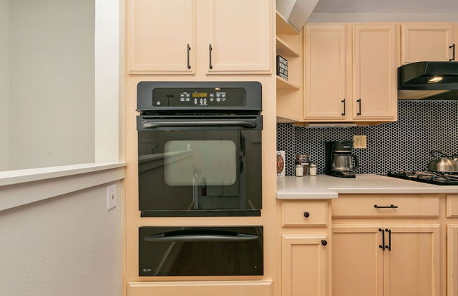 Mulberry Place: a Charming Cottage Near Old Town! - Photo 9