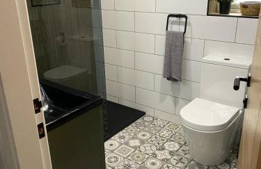 Lake view townhouse - Photo 13