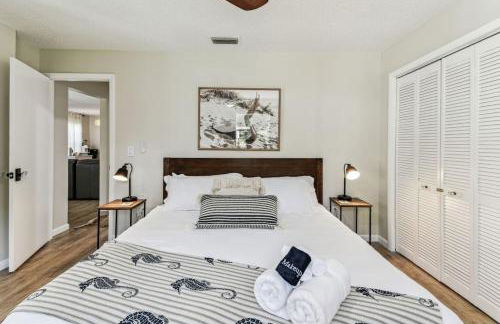 Relaxing Modern Home Sleeps 6 Pool BBQ Firepit - Foto 19