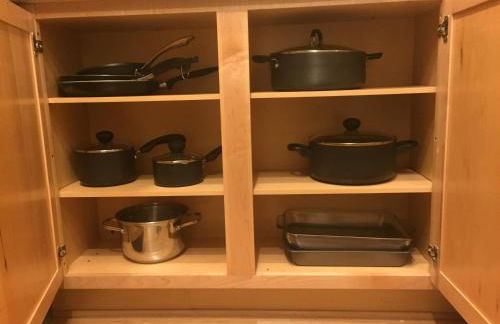 Lux Townhouse, Walk to All, Sleeps 6 Adults - Photo 15