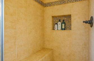 Spacious 4BR with Pool Near DC and Old Town Alexandria - Rutland - Foto 31