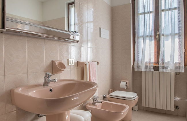 Spacious Villa Over two Floors, Amazing View and Private Garden for 9 Guests - Photo 20