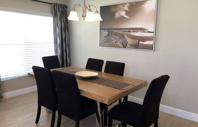 Beautiful Remodeled Private Pool Home - Foto 26