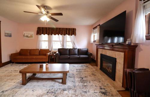 Spacious 6-bedroom house in charming Niagara Falls with AC - Foto 17