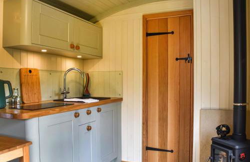 Bechan Brook Hut - Photo 4