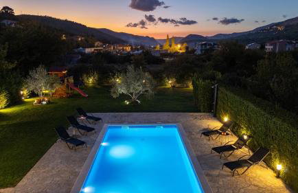 VILLA ROKO with 4 bedrooms, 32sqm heated pool - Photo 34