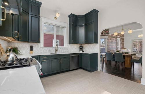 The Wild Peony Walk to Old Town FC and CSU Campus - Foto 12