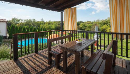 Awesome Home In Tinjan - Foto 2