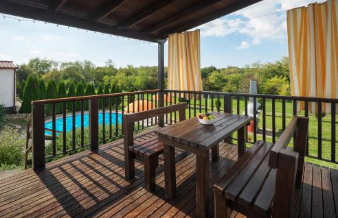 Awesome Home In Tinjan - Foto 2