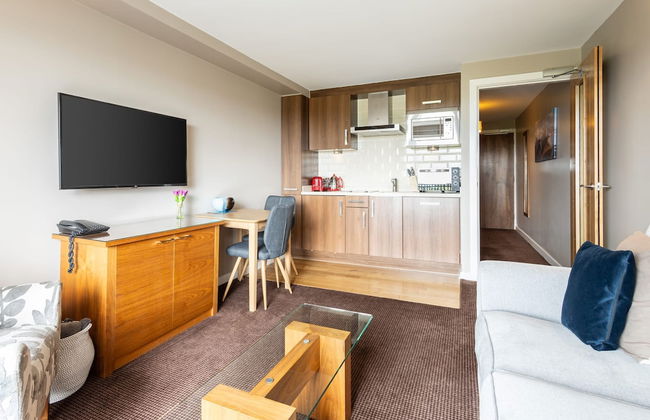 Host Stay Bowscale Suite - Photo 8