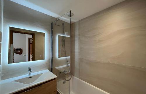 Renovated 6 pers Luxury Chalet in Meribel Centre 85m2 3BR 3BA with Mountain View and boots heater ! - Foto 24