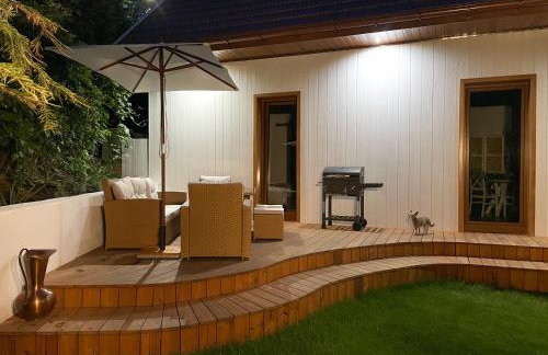 Zloty, a Skromny - ogrodzony domek z jacuzzi i widokiem na jezioro - Foto 23