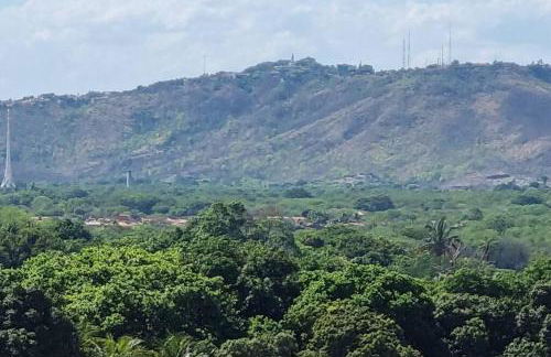 Apto completo com 02 quartos climatizados, estacionamento e portaria 24 horas, próximo ao Aeroporto! - Foto 23