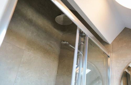 Beighton - 3 Bed Spacious Home with FREE Parking, Great for Groups & Families - Hosted by Stay Host Save - Foto 46