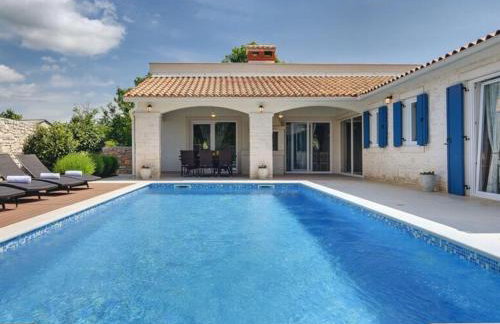 Holiday house in Nedescina with Terrace, Air conditioning, Wi-Fi, Washing machine (4816-1) - Foto 1