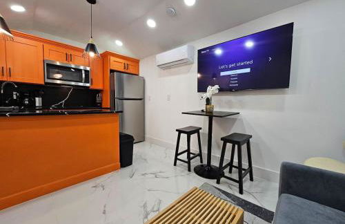 Comfy Tiny Home WP Large Private Deck Queen bed - Foto 3