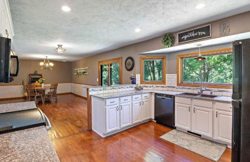 Tranquil Family Home with Yard, 14 Mi to Springfield - Foto 11