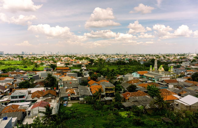 Homey And Cozy Living Studio Poris 88 Apartment - Foto 15