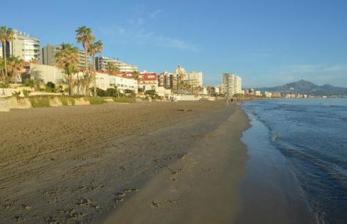 Maravilloso Apartamento AMANECER CABO a pie de playa y mar en CHALET ROQUETES - Foto 7
